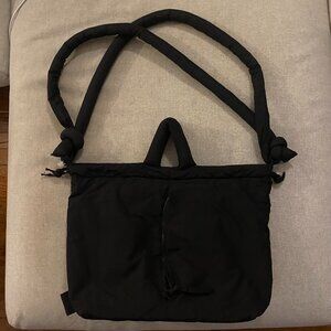 Olend Ona Soft Bag in Black
